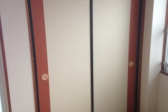 『天草市内賃貸アパートのクロス、襖張替工事』のイメージ