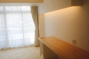 『Amakusa Santa Coming Hotel』～窓周りカーテン取り付け編～のイメージ