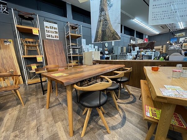（久しぶりの家具）の画像